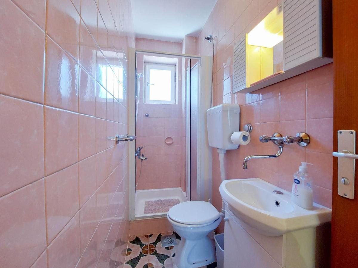 Apartments Nikola Punat Bagian luar foto