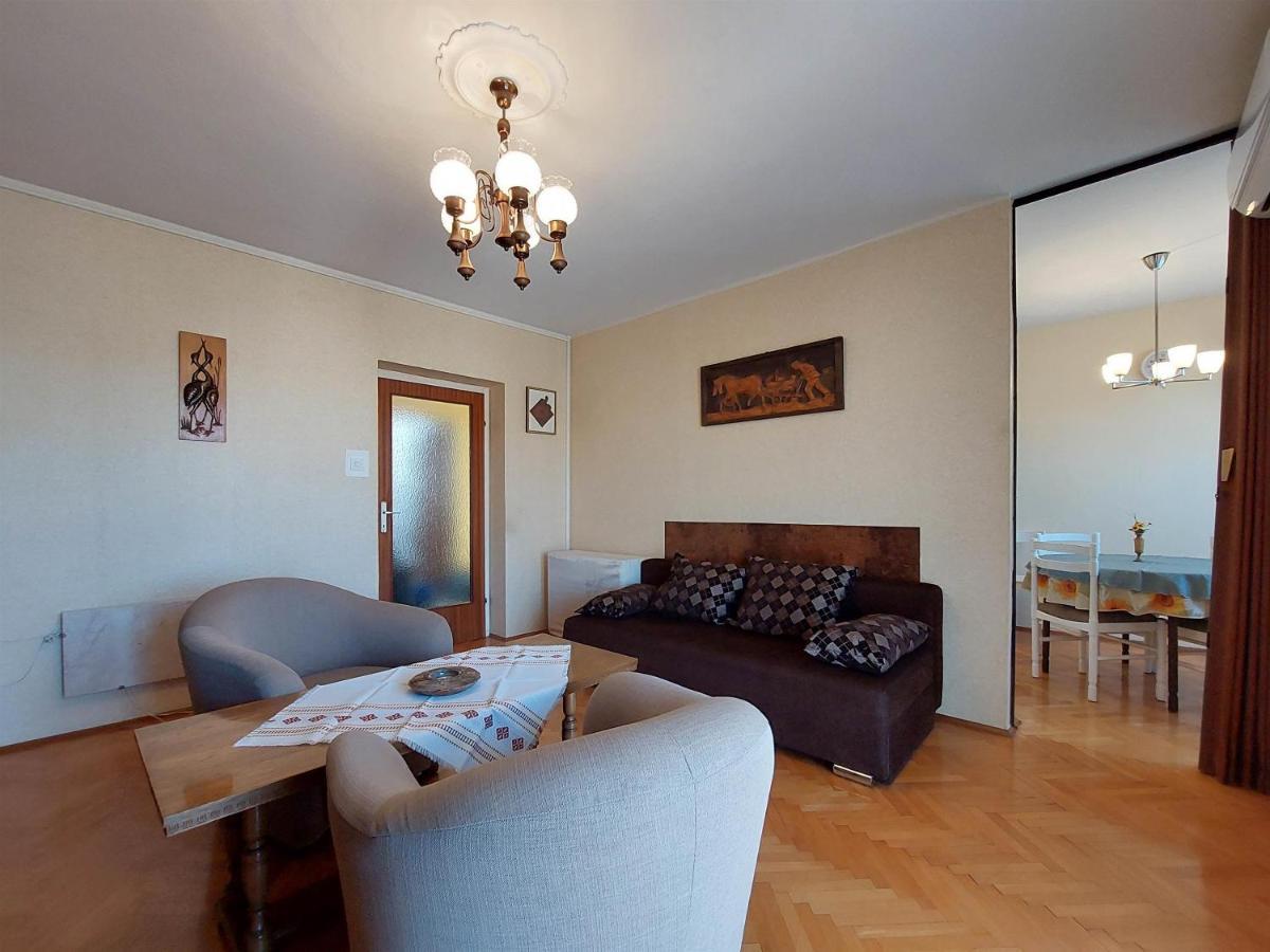 Apartments Nikola Punat Bagian luar foto
