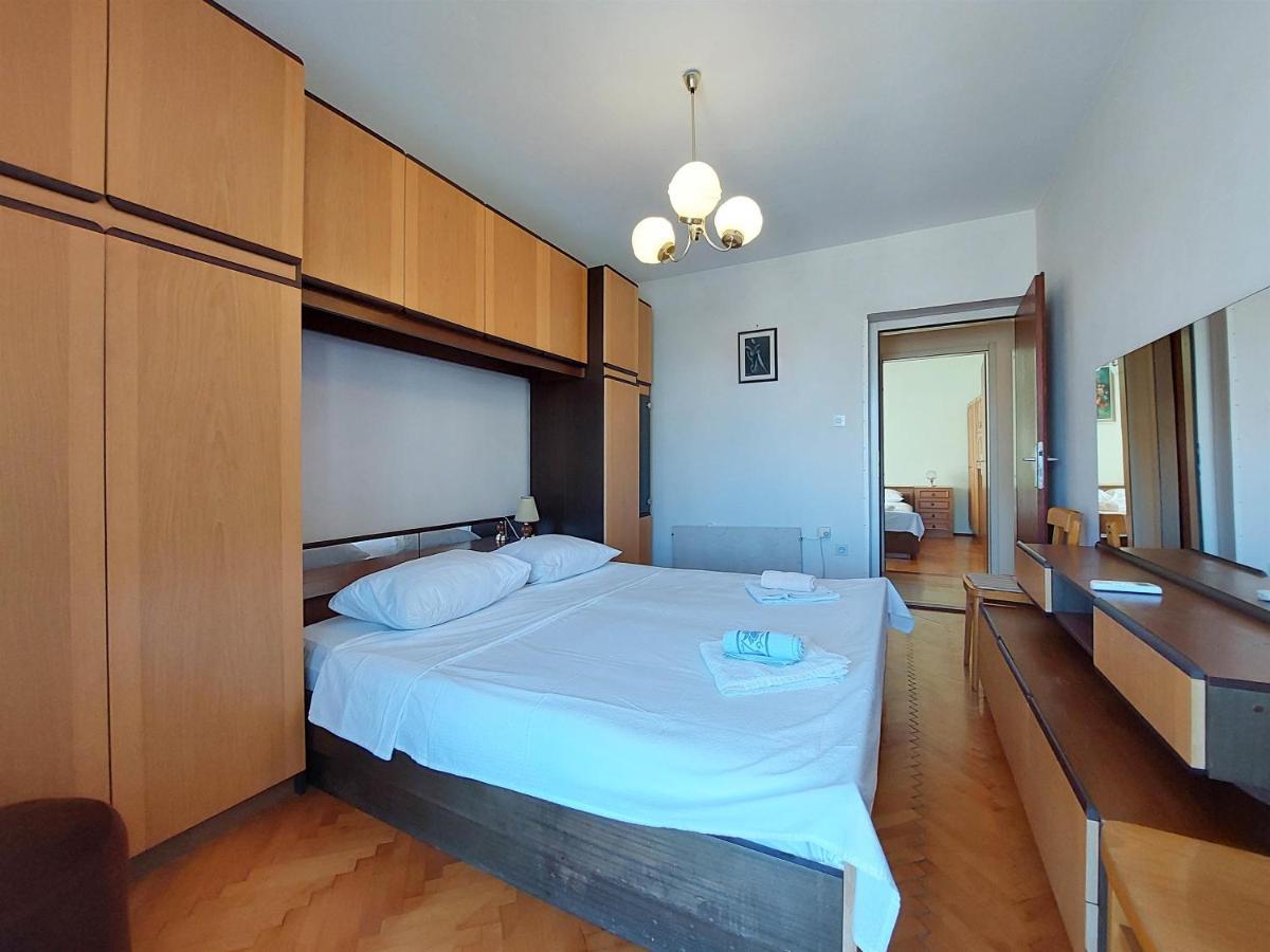 Apartments Nikola Punat Bagian luar foto