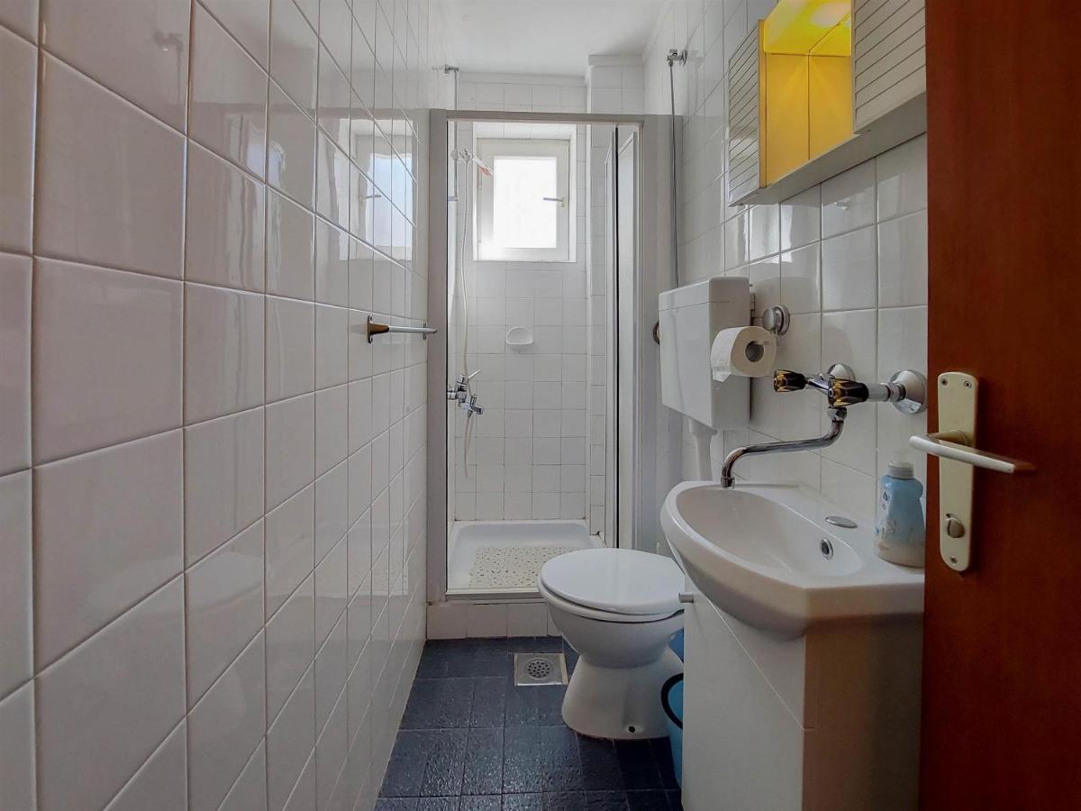 Apartments Nikola Punat Bagian luar foto