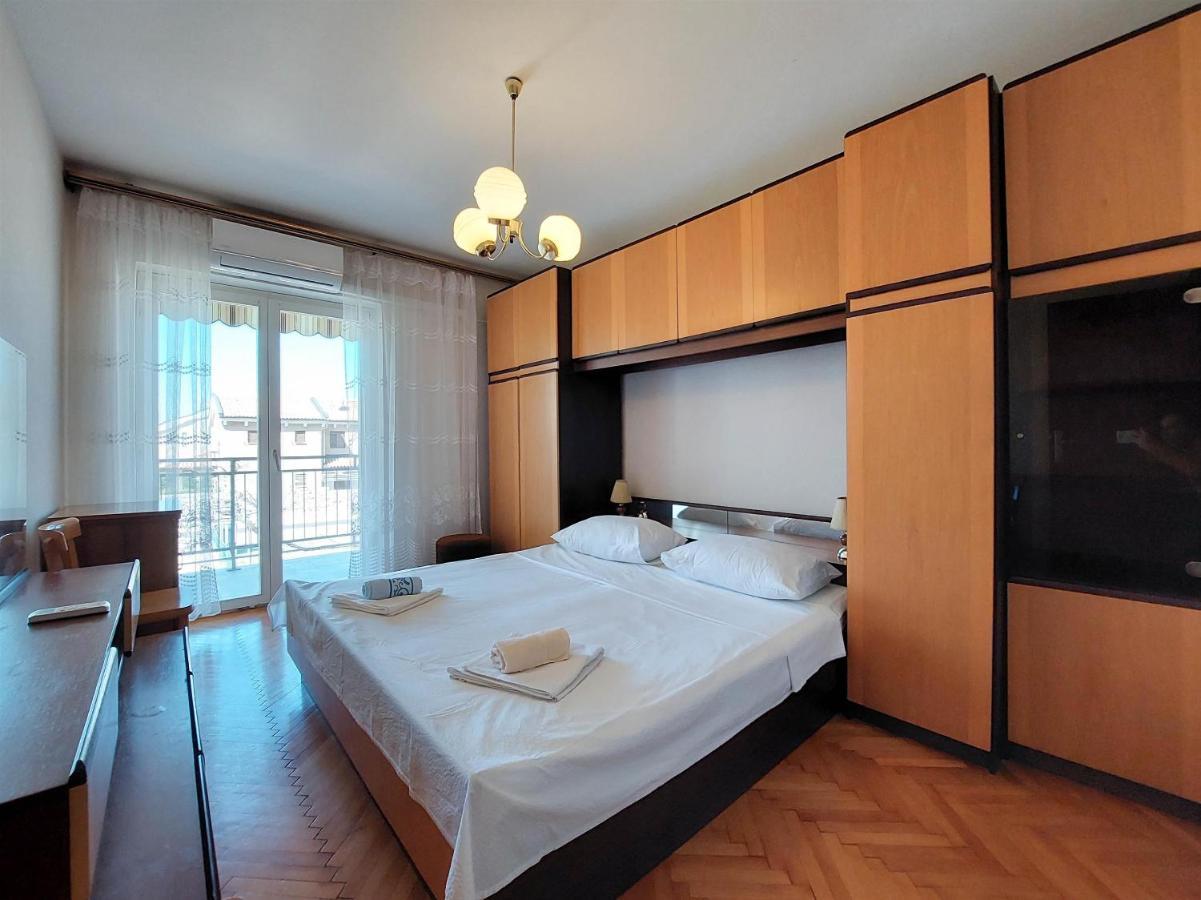 Apartments Nikola Punat Bagian luar foto