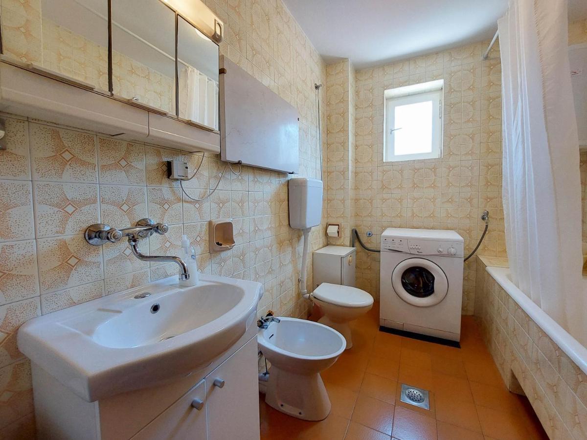 Apartments Nikola Punat Bagian luar foto