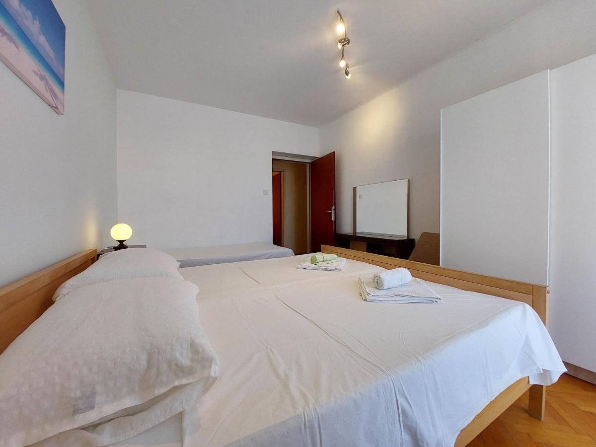 Apartments Nikola Punat Bagian luar foto